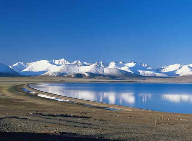 青海湖的夜景图(青海湖俯瞰图)