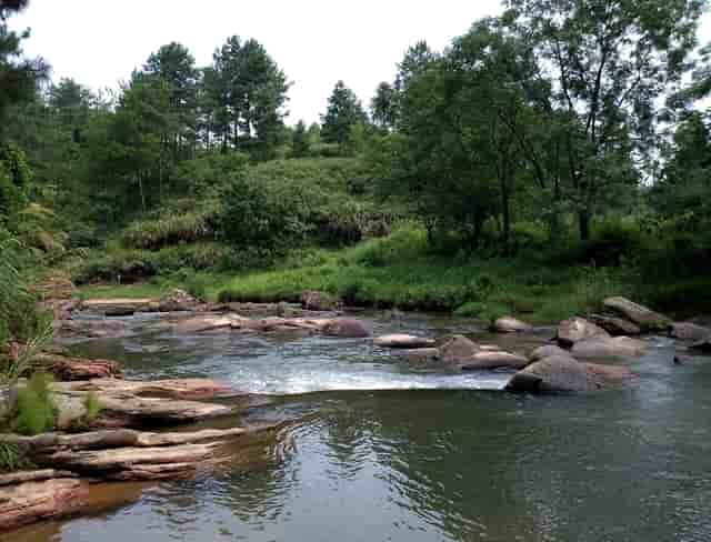 混凝土砌块是不是加气块(蒸汽加气块混凝土砌块)