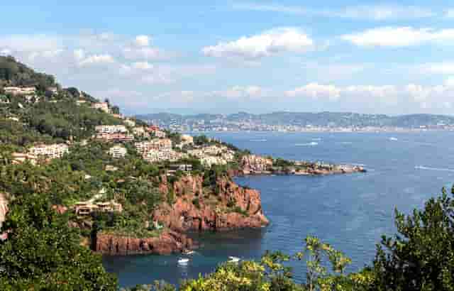 快时尚女装定位技巧(快时尚女装店挂衣技巧)