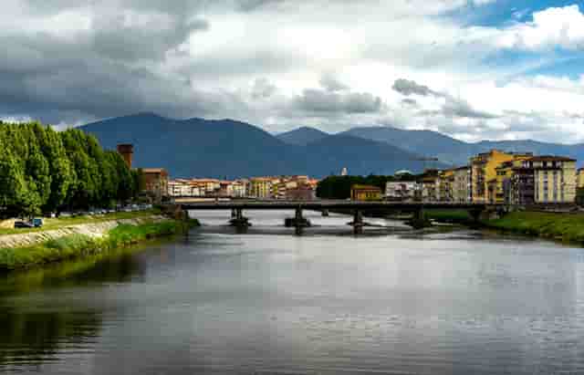 市场公平性何在“明目张胆直播”谁在随意切换天地板